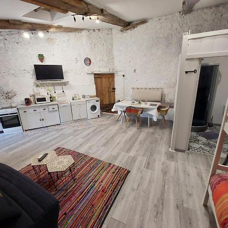 Gite Studio Les Maisons De Gaia Tuchan Экстерьер фото
